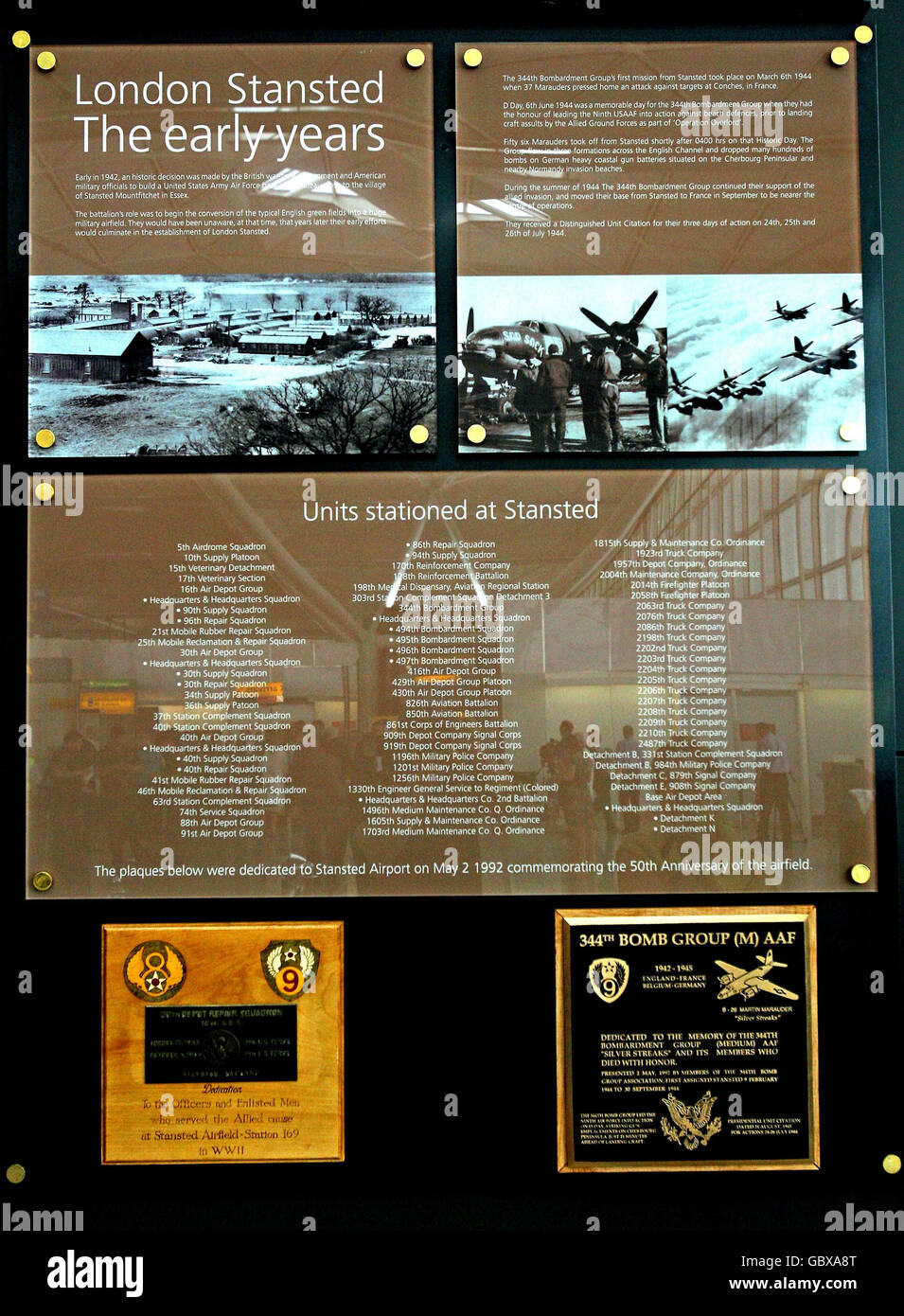 Veterans unveil memorial plaque Stock Photo