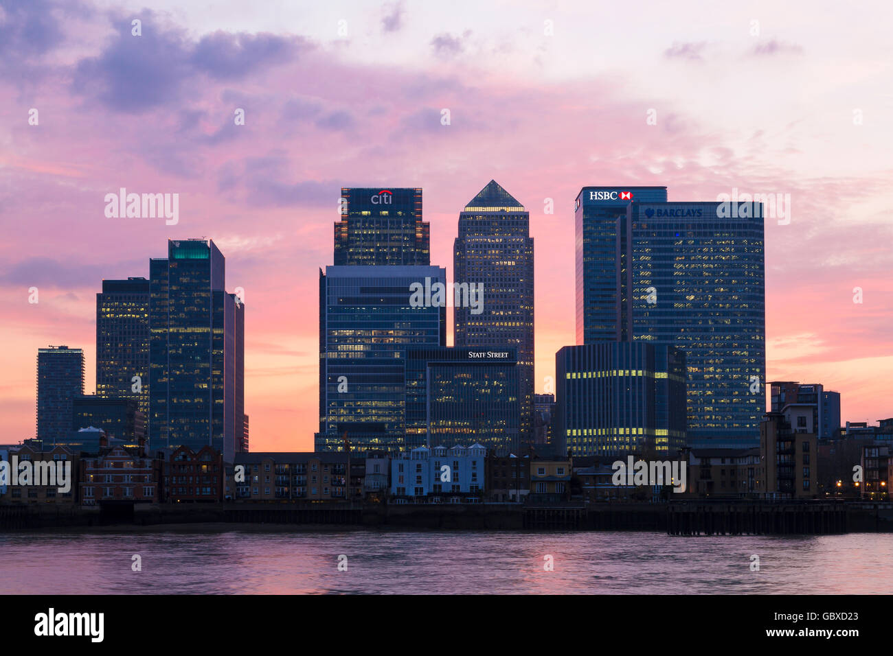 London skyline at sunset, Canary Wharf, England Stock Photo