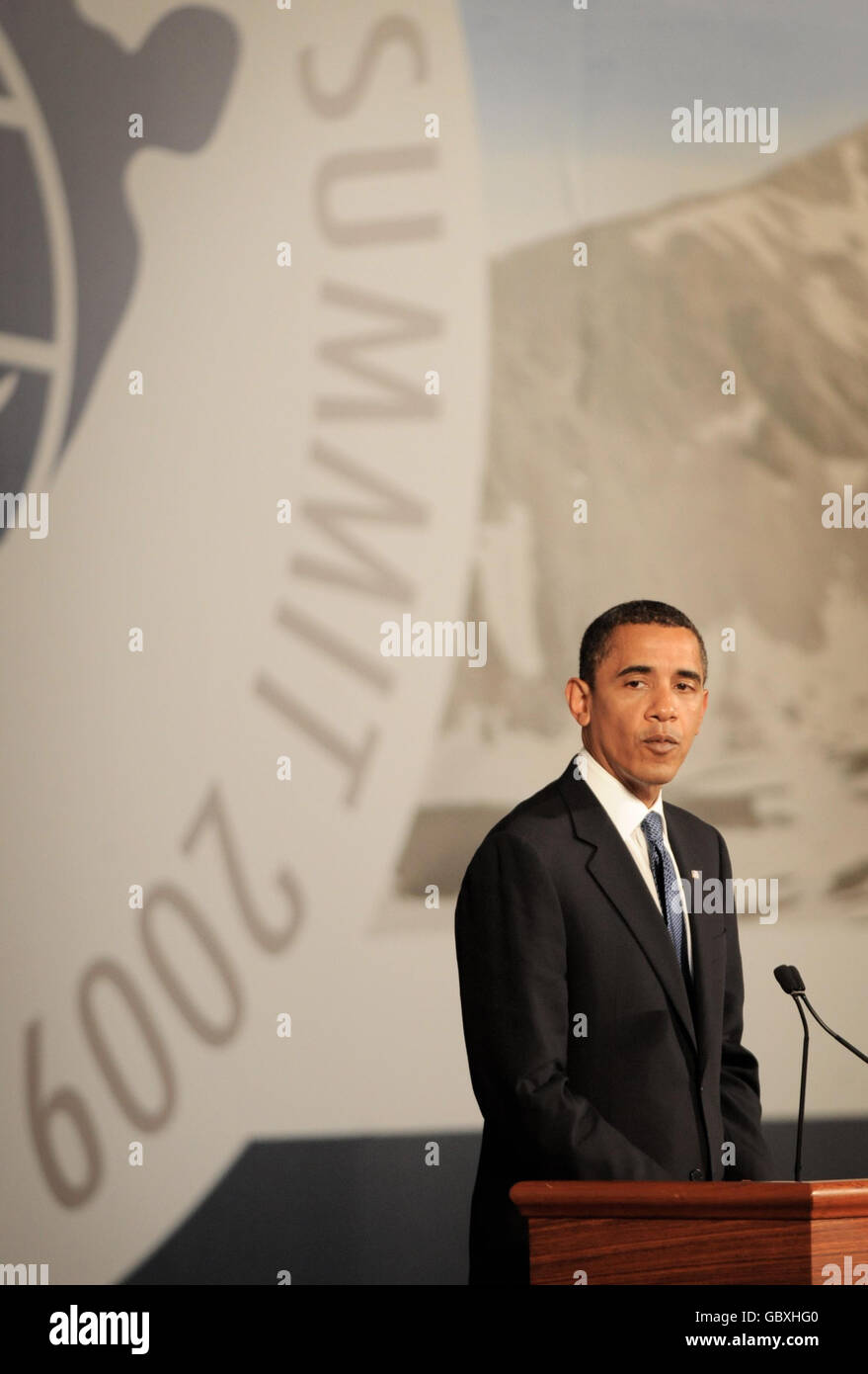 President Barack Obama addresses delegates about Carbon Capture after the Major Economic Forum meeting at the G8 Summit in L'Aquilla. Stock Photo