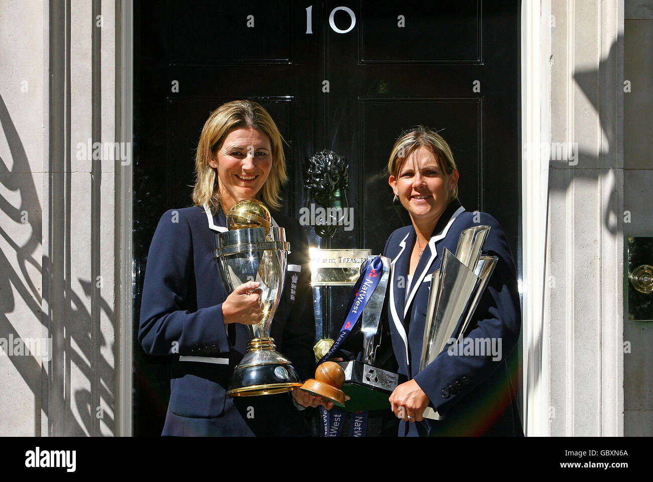 England S Women S Cricket Captain Charlotte Edwards Left And Nicola Shaw On The Door Step Of 10 Downing Street London Where They Met With Prime Minister Gordon Brown Stock Photo Alamy