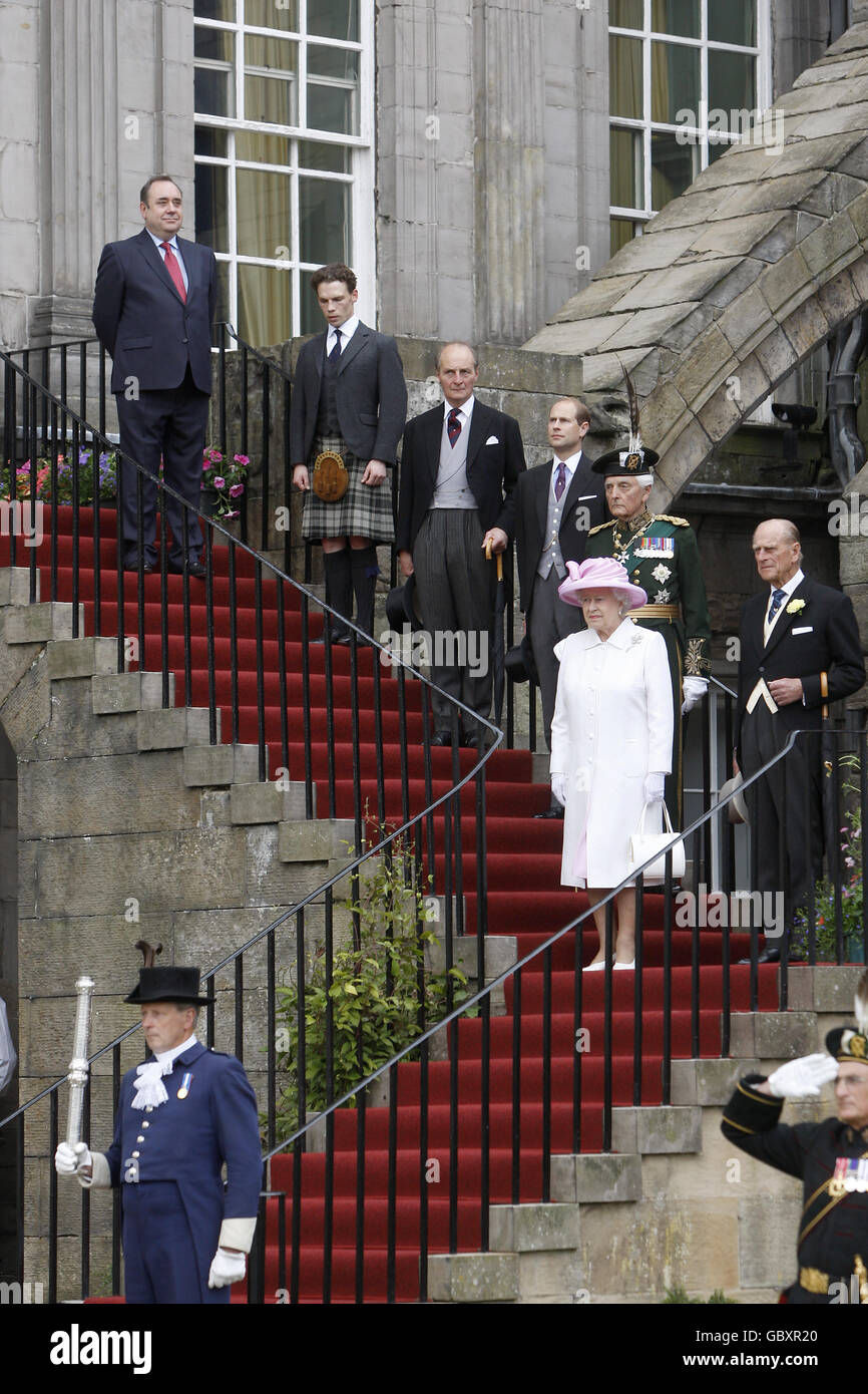 holyrood garden party dress code So you've been invited to a Buckingham Palace Garden Party