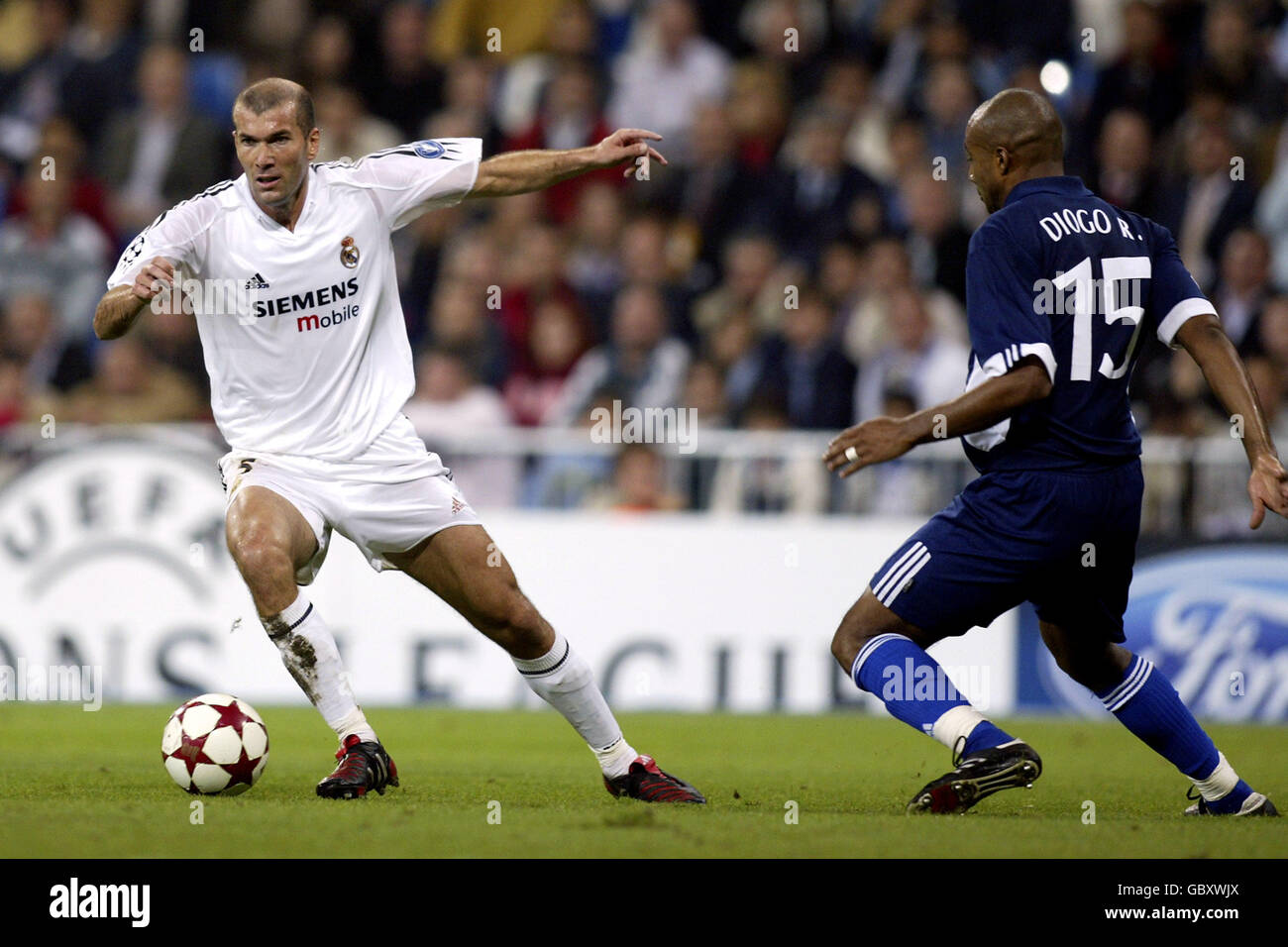 Real Madrids Zinedine Zidane Takes On Kievs Diogo Rincon Hi-res Stock ...