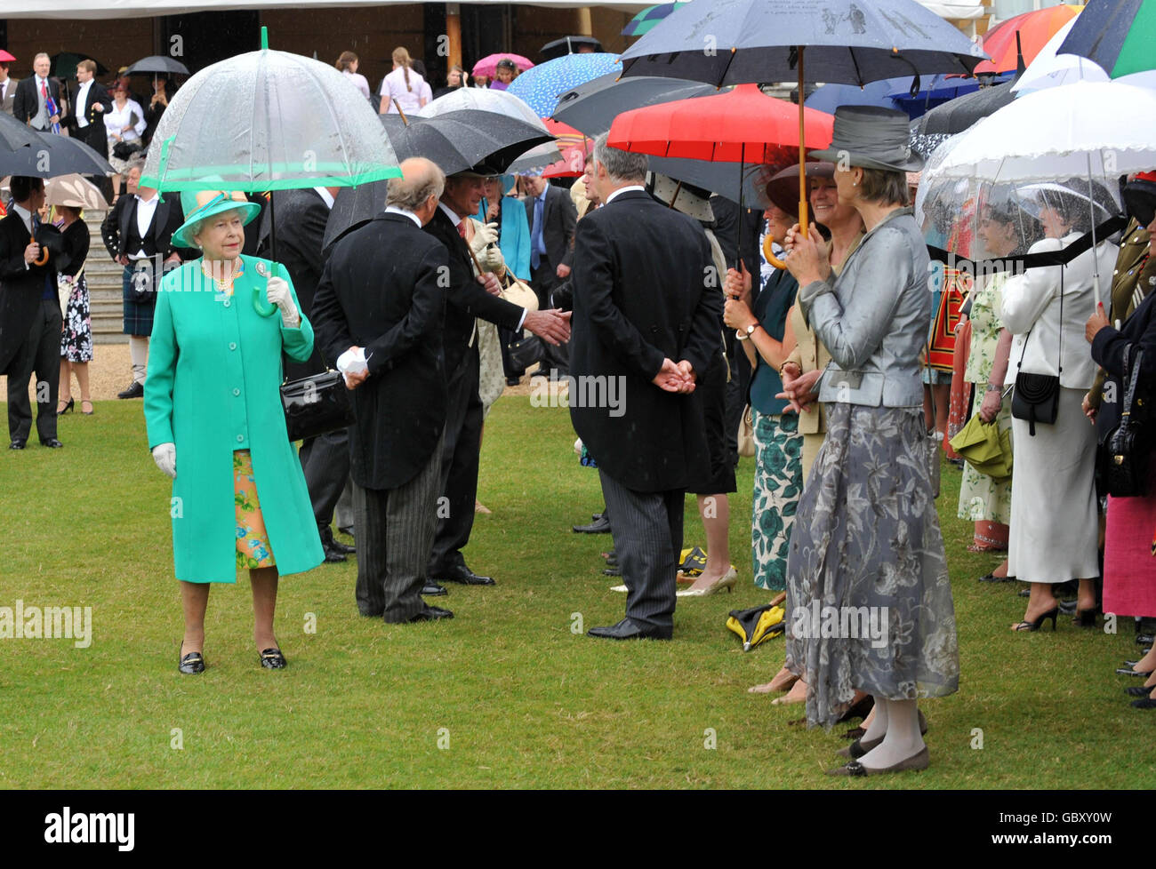 Queen Elizabeth II attends a summer garden party, at Buckingham Palace, London. Stock Photo