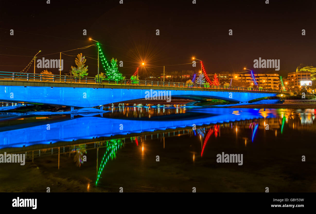 Ferdowsi Bridge on the Zayanderud river in Isfahan - Iran Stock Photo