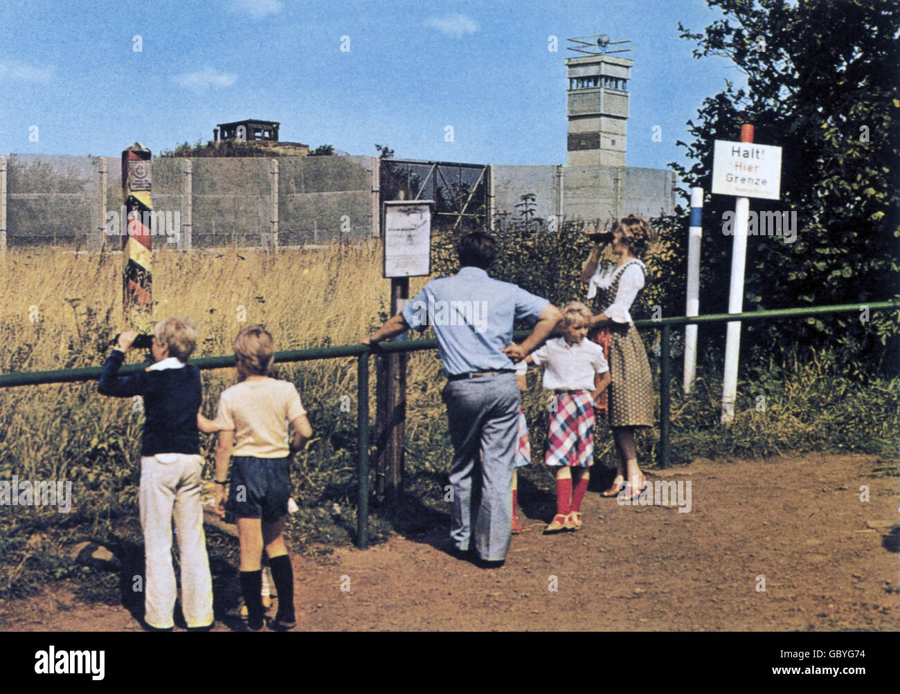 geography / travel, Germany, politics, visitors at the German zonal border, car park 'Schwarzes Moor',early 1970s, Additional-Rights-Clearences-Not Available Stock Photo