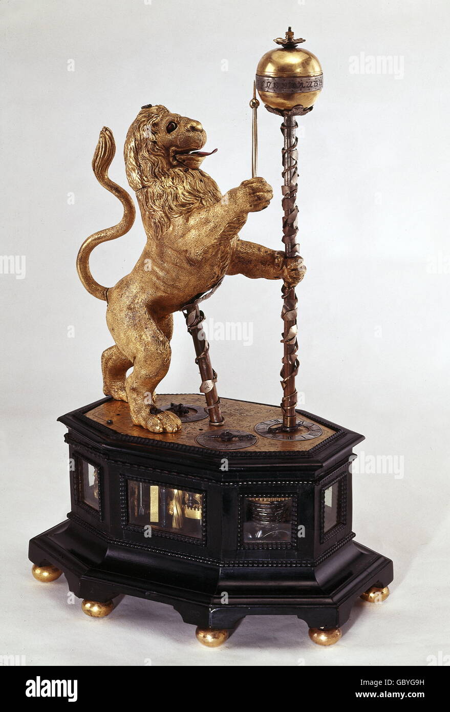 clocks, figure clock of a lion, by Philipp Trump Crailsheim, bronze, gold-plated, circa 1620, Additional-Rights-Clearences-Not Available Stock Photo