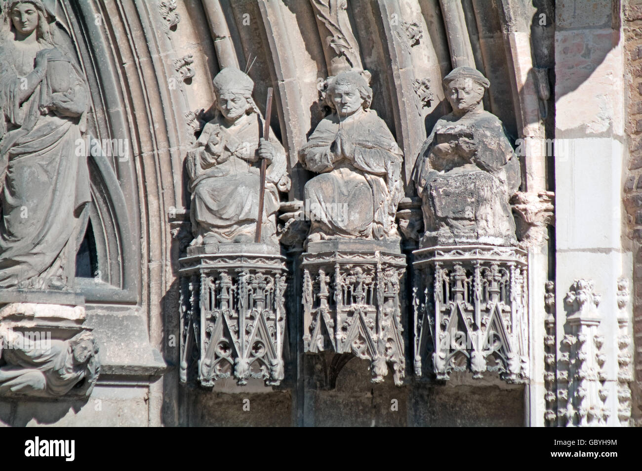 Cathedral of Sainte Cecile, Entrance, Pediment Arch Statue, Brick Built
