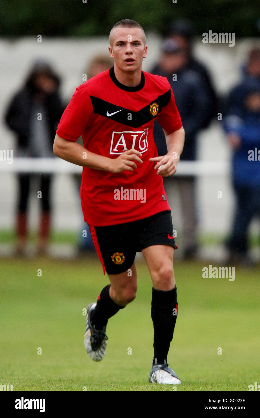 Manchester united xis tom cleverley hi-res stock photography and images ...