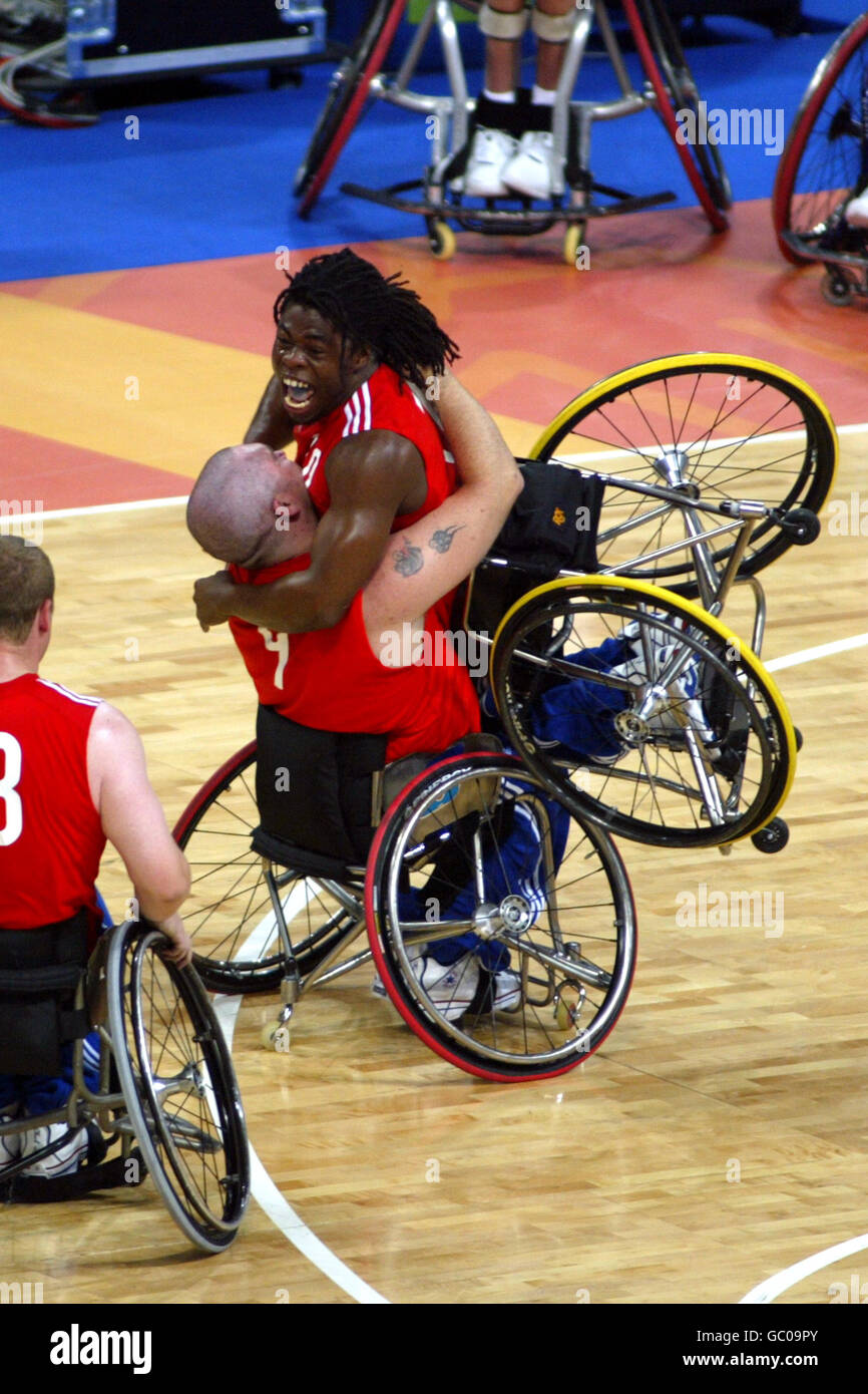 Wheelchair Basketball - Athens Paralympic Games 2004 - Great Britain v USA - Quater Final Stock Photo