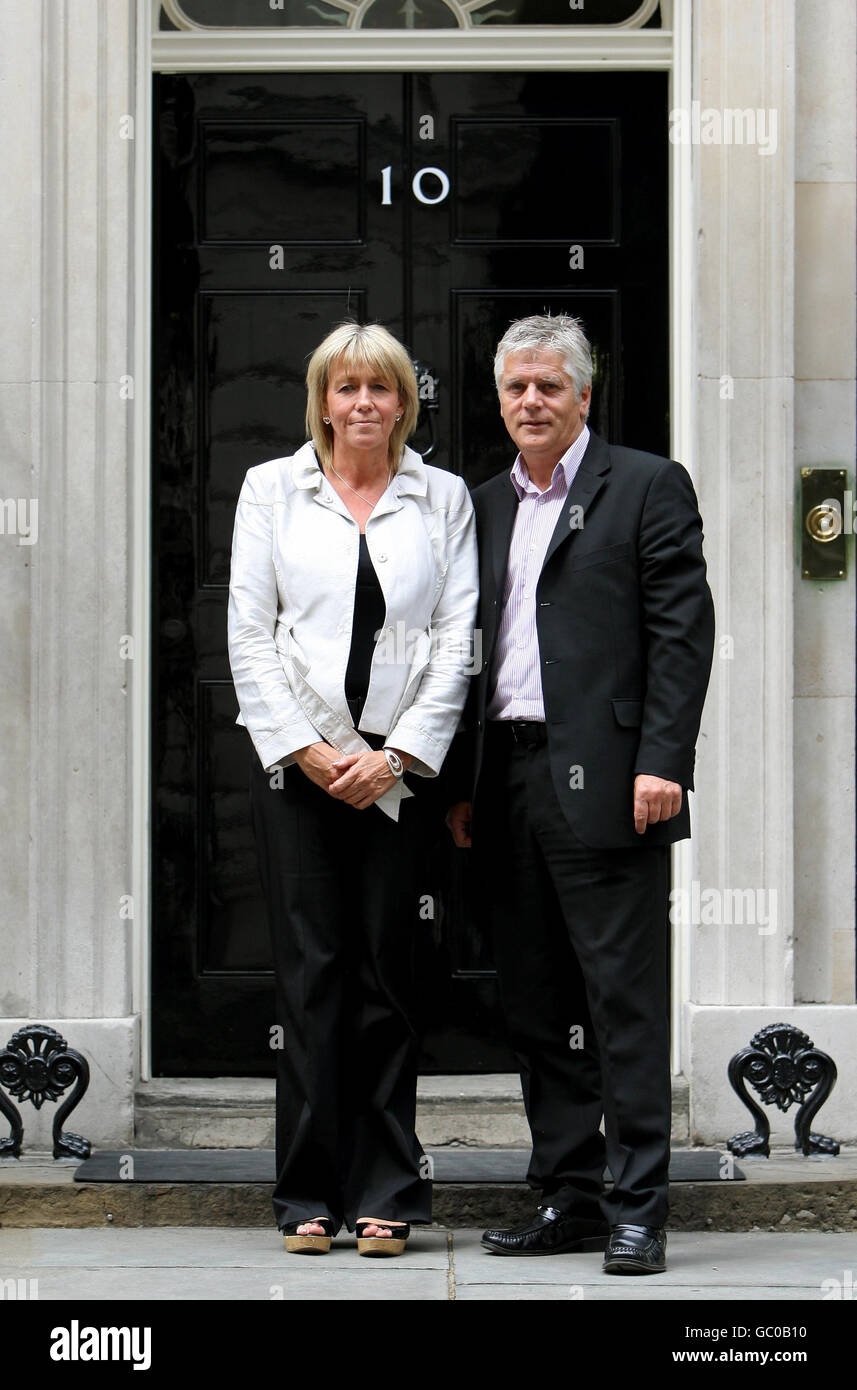 Sally and Colin Knox, the parents of murdered Harry Potter star Robert Knox, outside 10 Downing Street, before attending a knife crime summit with Prime Minister Gordon Brown and Home Secretary Alan Johnson. Stock Photo