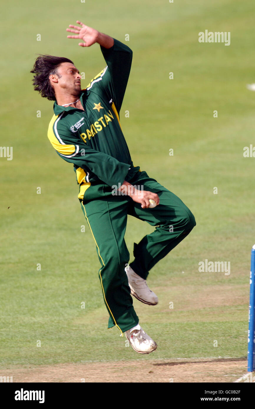 Cricket - ICC Champions Trophy 2004 - India v Pakistan. Shoaib Akhtar, Pakistan Stock Photo