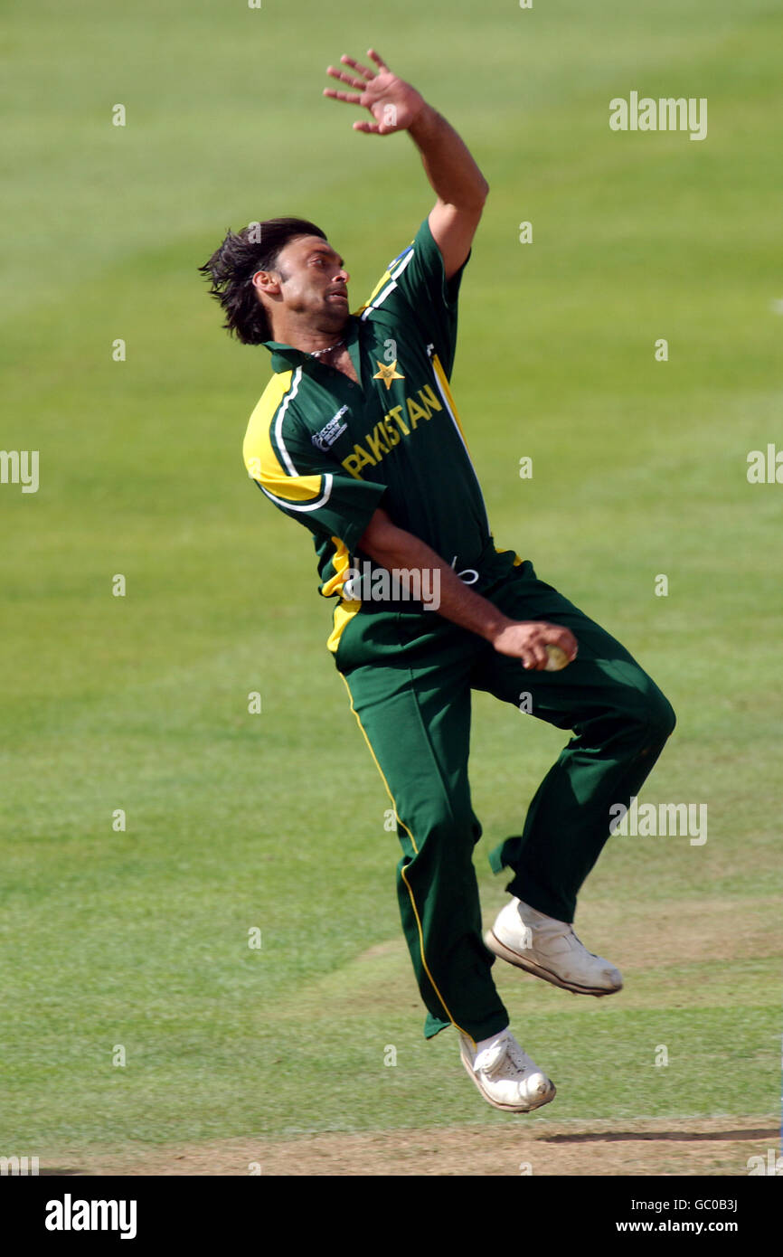 Cricket - ICC Champions Trophy 2004 - India v Pakistan. Shoaib Akhtar, Pakistan Stock Photo