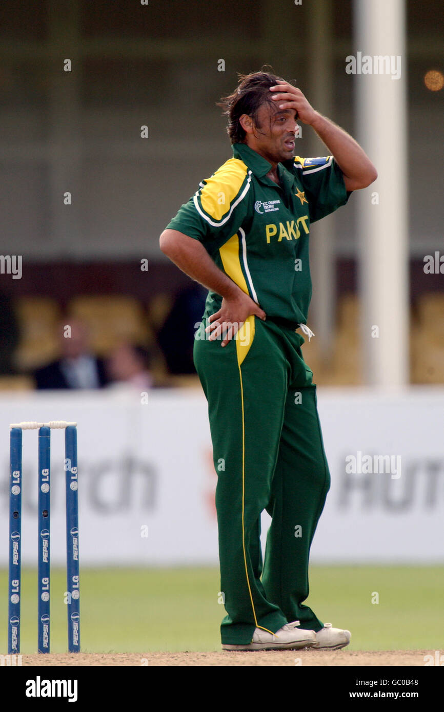 Cricket - ICC Champions Trophy 2004 - India v Pakistan. Shoaib Akhtar, Pakistan Stock Photo
