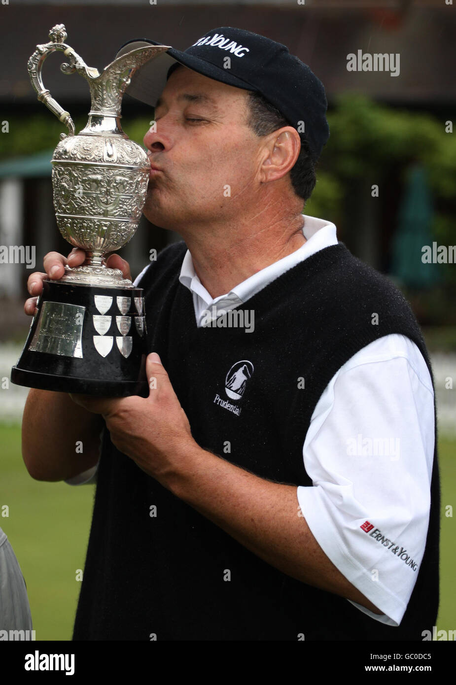 USA's Loren Roberts celebrates as he kisses to the British Senior Open