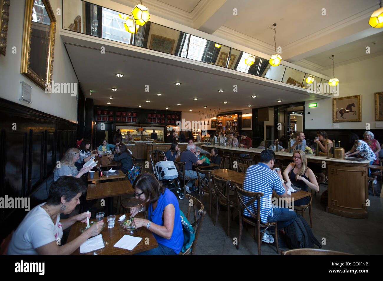 national-portrait-gallery-cafe-in-the-ground-floor-trafalgar-square