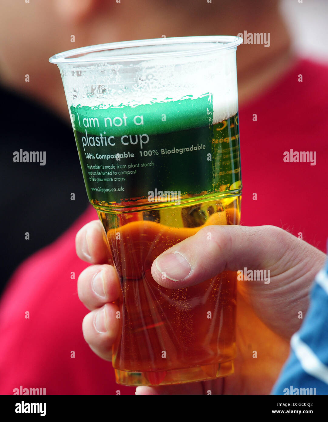 Cricket fan drinks beer during the third test at edgbaston hires stock