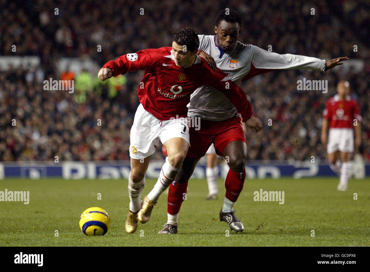 Soccer - UEFA Champions League - Group F - Olympique Lyonnais v Steaua  Bucuresti - Municipal Stade De Gerland Stock Photo - Alamy