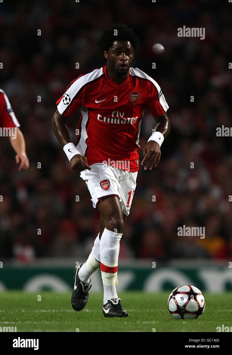 Soccer - UEFA Champions League - Play Offs - Second Leg - Arsenal v Celtic - Emirates Stadium. Alexandre Song Billong, Arsenal Stock Photo