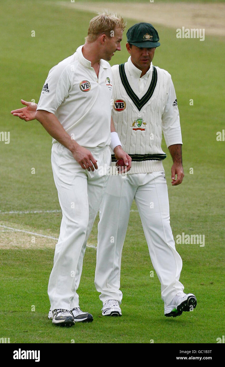 Cricket - Tour Match - Day Two - England Lions v Australia - St Lawrence Ground. Australian bowler Brett Lee (left) talks to his captain Ricky Ponting during the Tour match at the St Lawrence Ground, Canterbury. Stock Photo