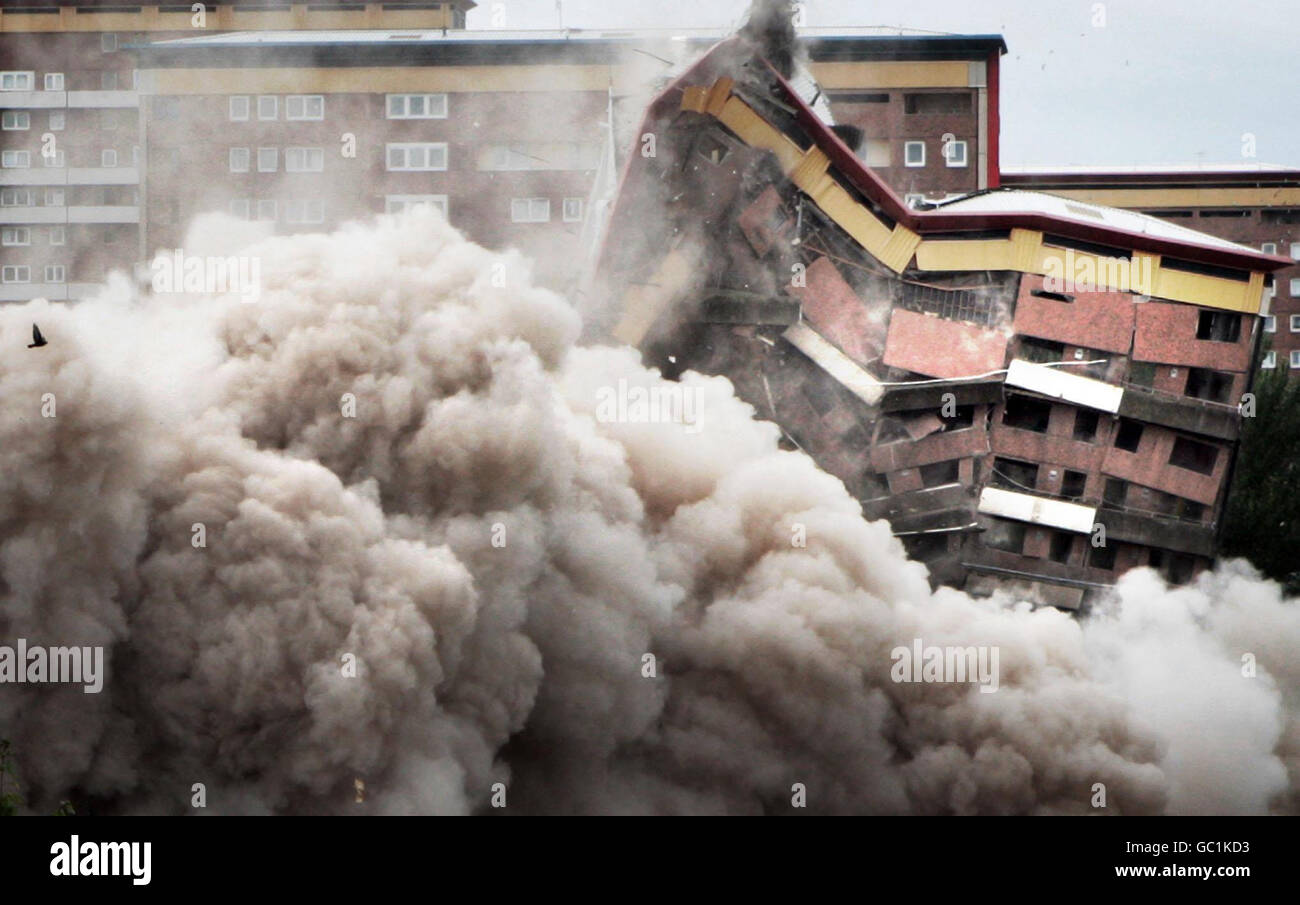 Demolition of multi-storey blocks in the Pollokshaws area of Glasgow, Scotland. Stock Photo