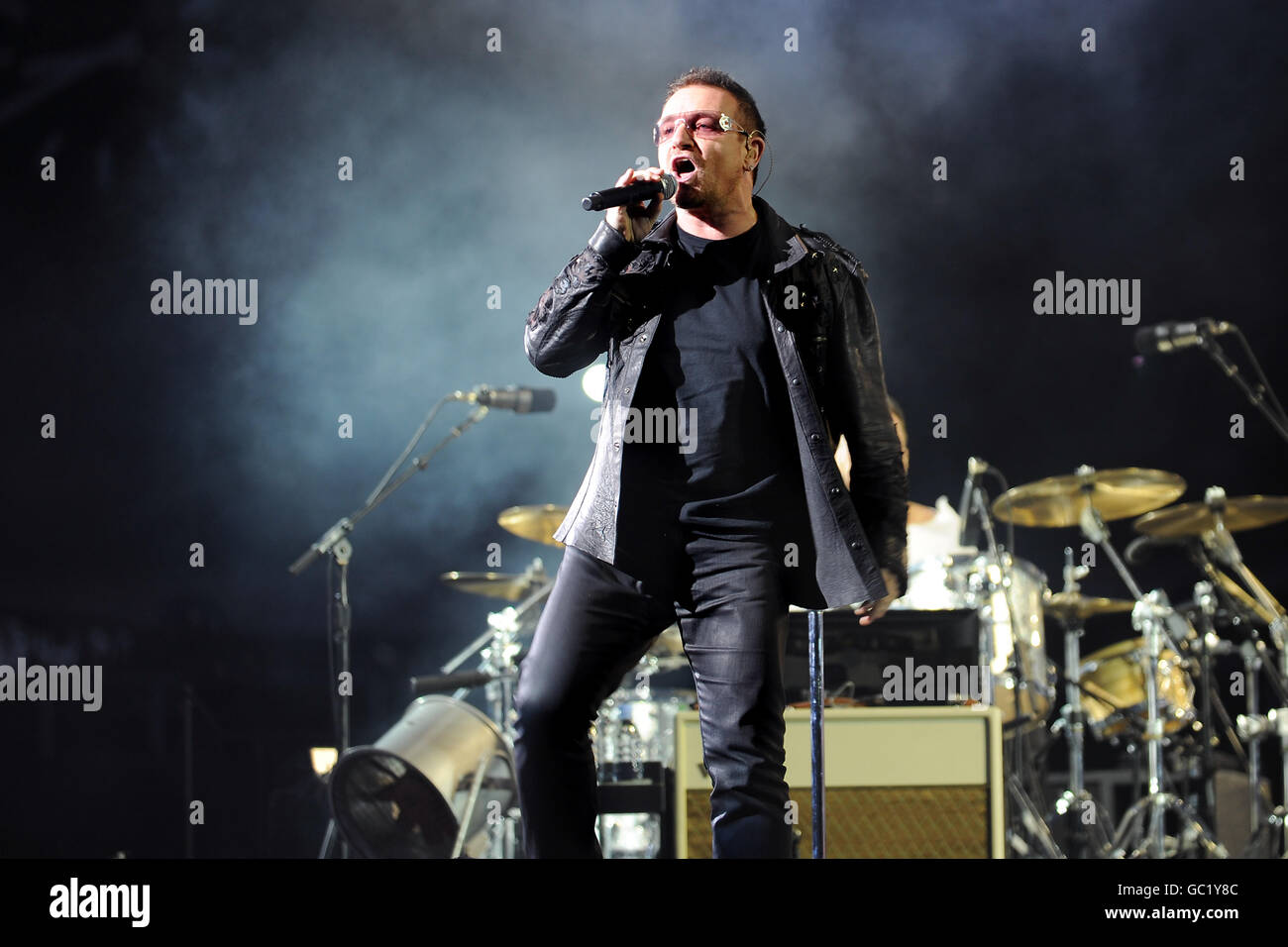Bono of U2 performs at the Don Valley Stadium in Sheffield as part of their 360 Degree Tour. Stock Photo