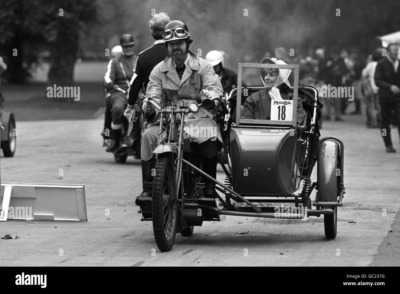 Bsa motorcycle sidecar hires stock photography and images Alamy