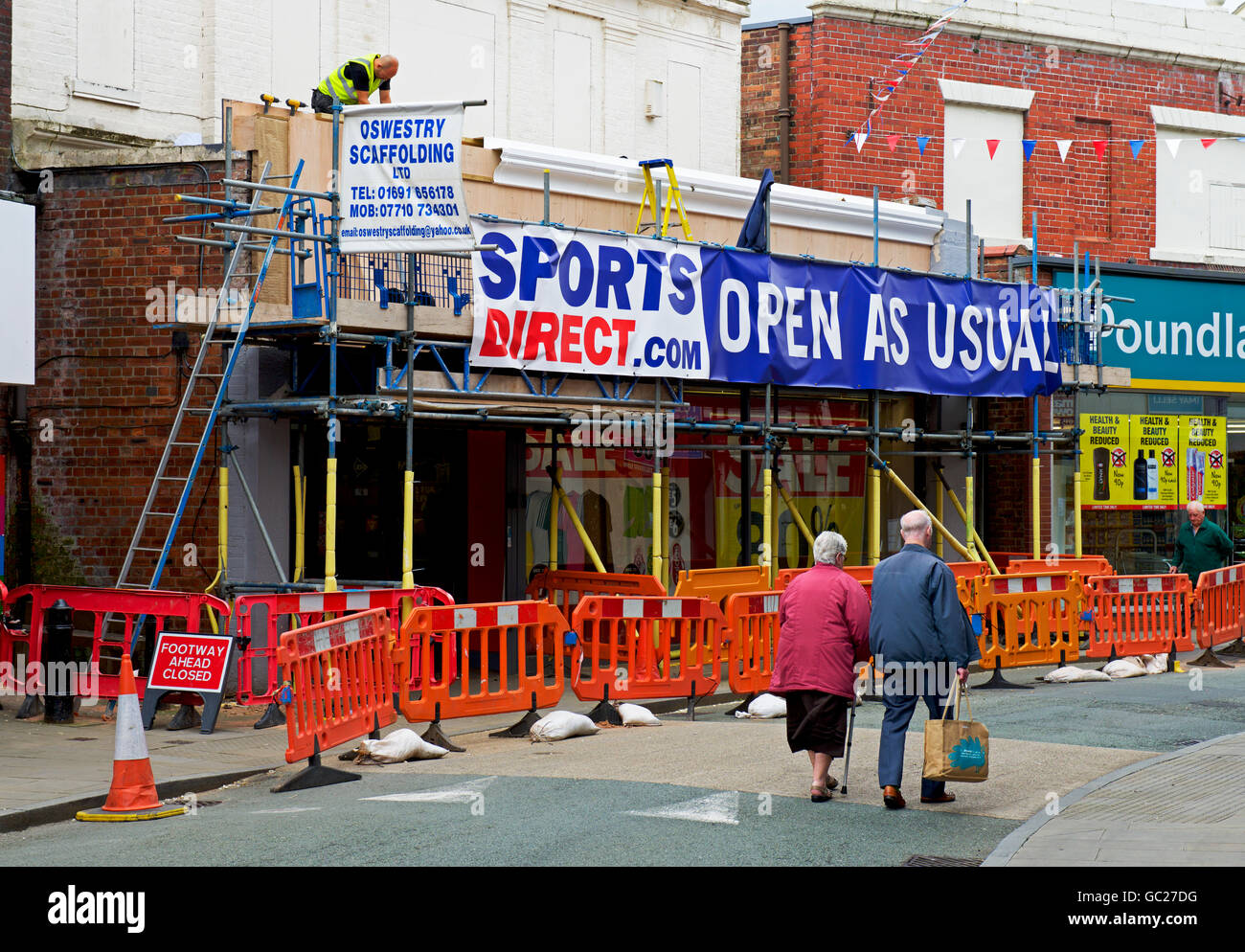Sports direct store shop sign hires stock photography and images Alamy