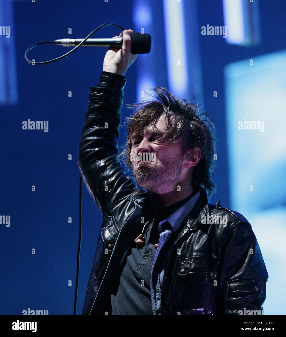 Thom Yorke, lead singer of Radiohead performing on the Main Stage, during the Reading Festival, at Richfield Avenue, Reading. Stock Photo