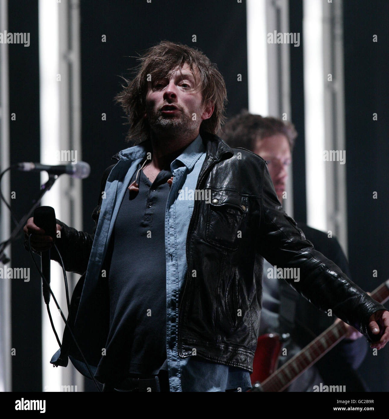 Thom Yorke, lead singer of Radiohead performing on the Main Stage, during the Reading Festival, at Richfield Avenue, Reading. Stock Photo