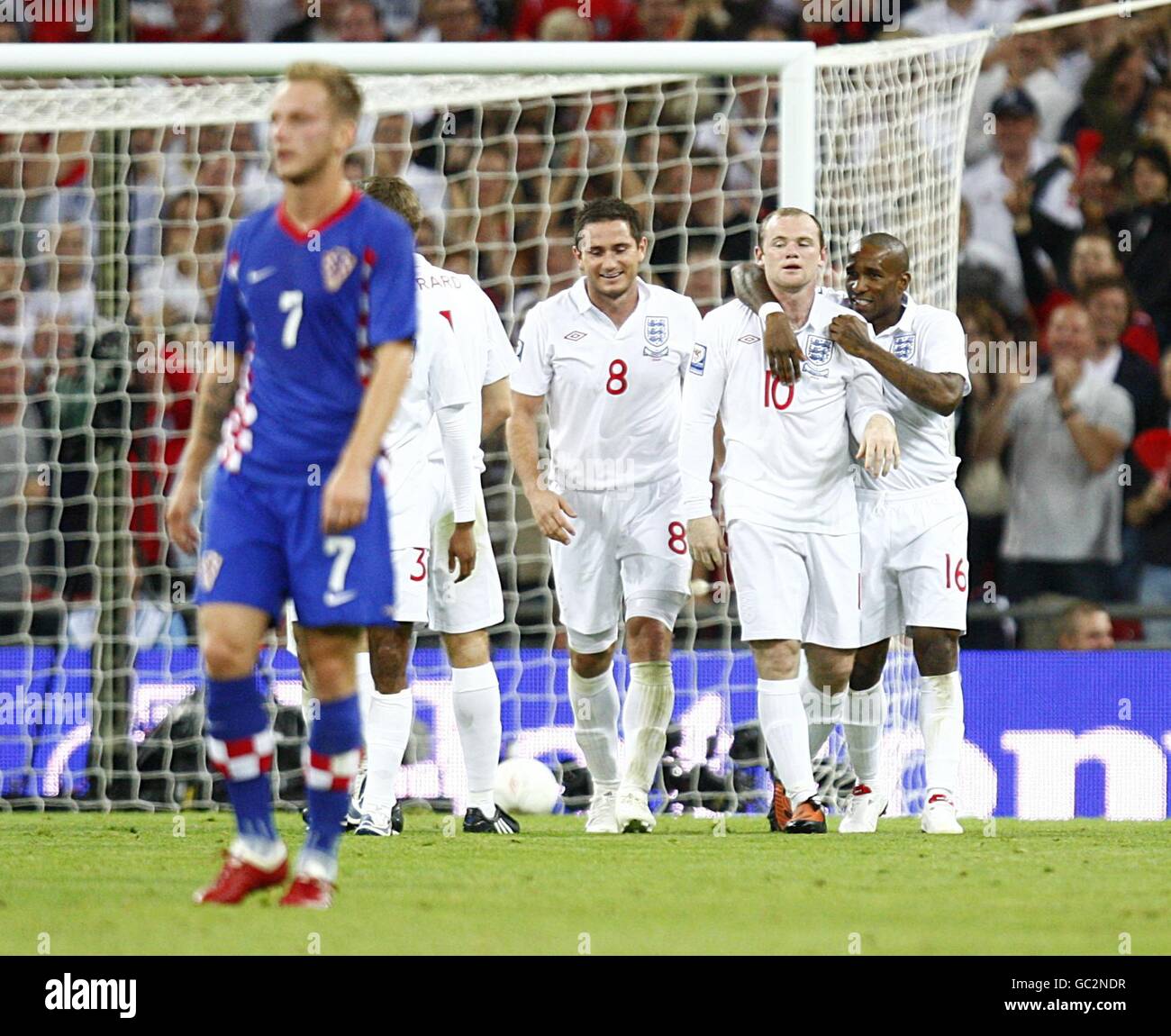 Beautiful England Face Croatia In World Cup Opener With Early Group Control At Stake Background for Mobile Beautiful England Face Croatia In World Cup Opener With Early Group Control At Stake Background for Mobile