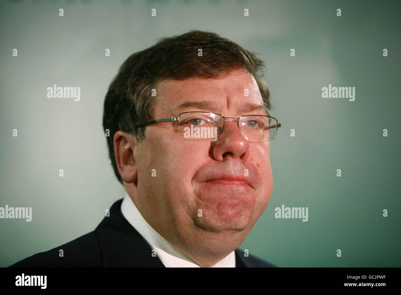 Taoiseach Brian Cowen speaking at the start of the Fianna Fail party 'think in' being held at the Hudson Bay Hotel in Athlone. Stock Photo