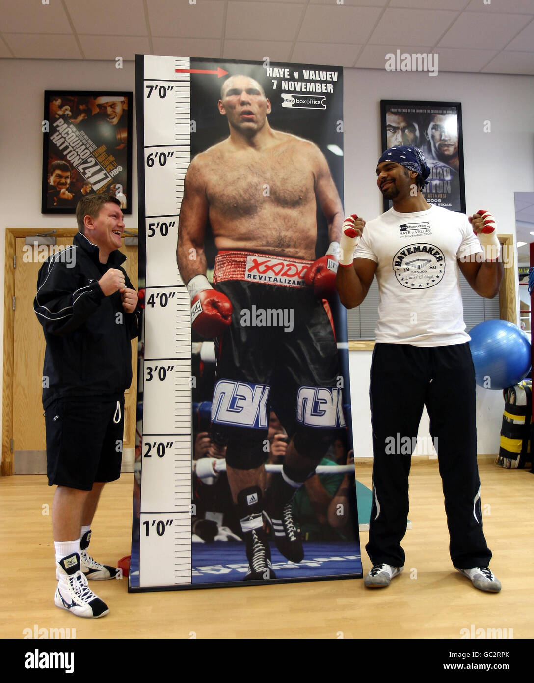 ¿Cuánto mide David Haye? - Altura - Real height Boxing-ricky-hatton-photocall-hatton-health-and-fitness-gym-hyde-GC2RPK