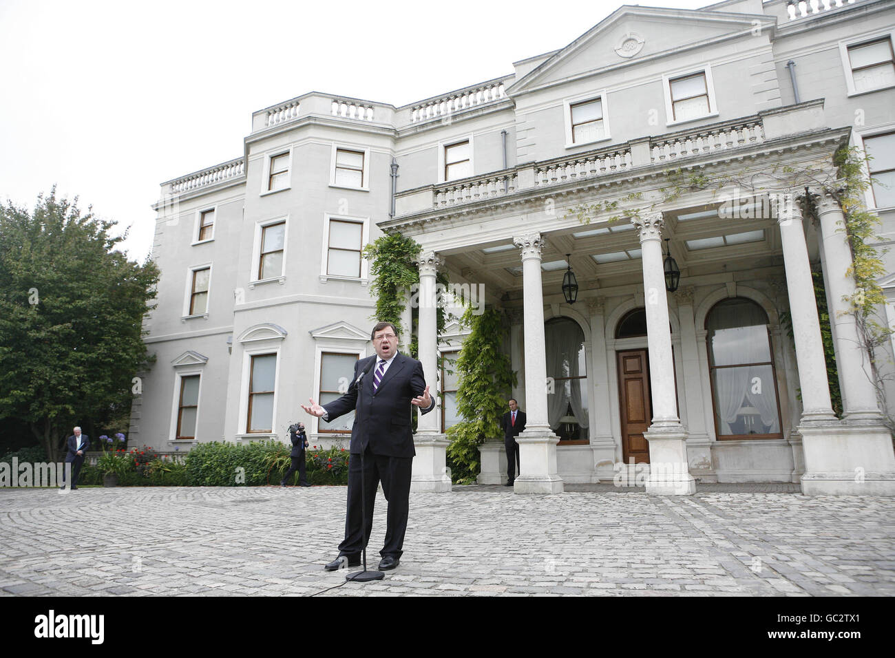 Taoiseach Brian Cowen speaking at the beginning of the Global Irish Economic Forum, to generate ideas to pull Ireland out of recession at Farmleigh House in Dublin. Stock Photo