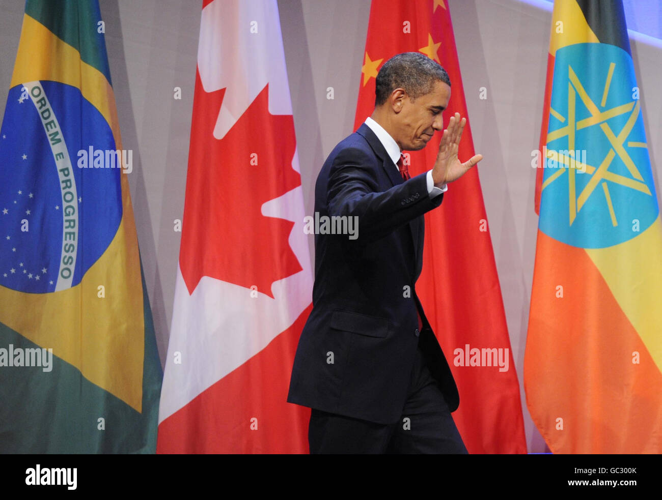 US President Barack Obama arrives for his press conference as chair of this year's G20 Summit in Pittsburgh today. Stock Photo