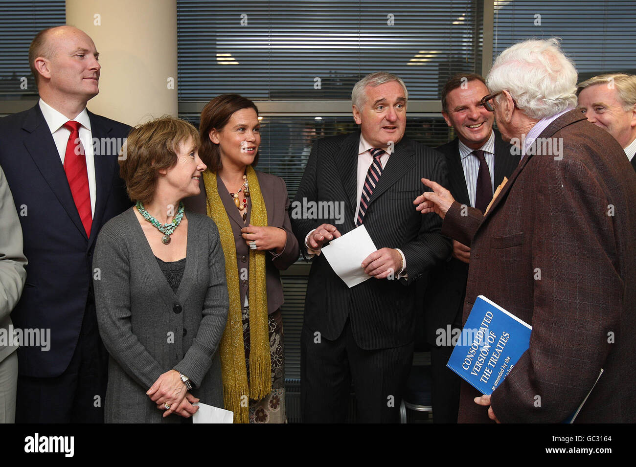 UCD Law Society Lisbon Treaty debate. L-R Declan Ganley of Libertas, Patricia McKenna, Mary Lou McDonald of Sinn Fein, former Taoiseach and chair of the debate Bertie Ahern TD, Brendan Butler IBEC, MEP Pat Cox and Dr. Garret Fitzgerald former Taoiseach. Stock Photo