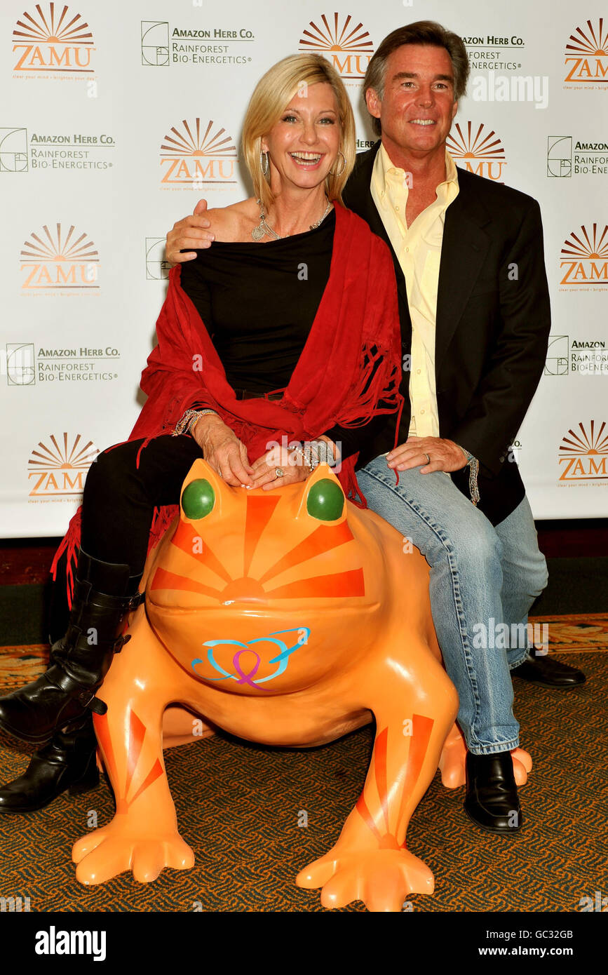 Olivia Newton-John with her husband John Easterling who spoke on behalf of the Amazon Center for Environmental Education and Research (ACEER) to help promote the Princes Rainforest Project and highlight the importance of conserving the Amazon Rainforest. Stock Photo