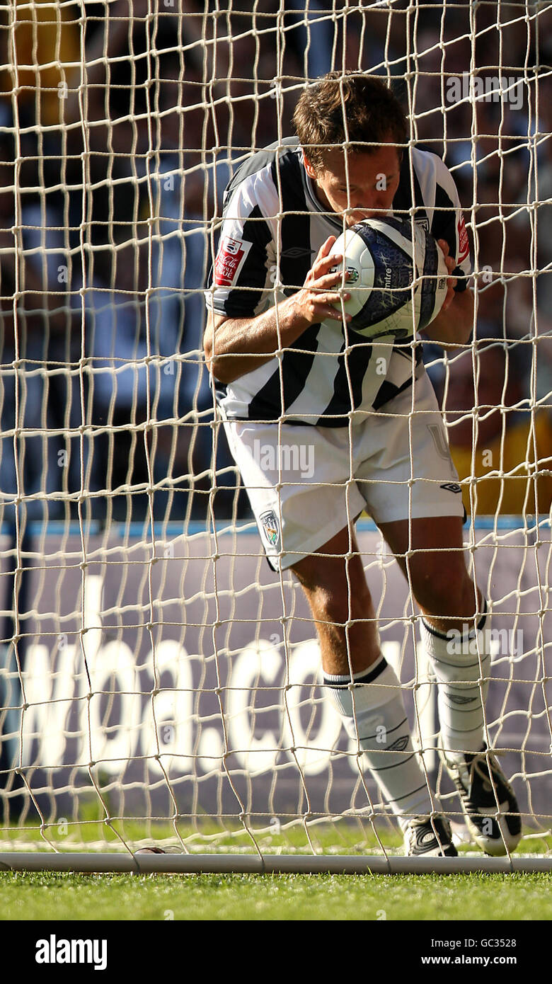 Soccer - Coca-Cola Football League Championship - West Bromwich Albion v Plymouth Argyle - The Hawthorns. West Bromwich Albion's Marek Cech celebrates scoring his sides' third goal Stock Photo