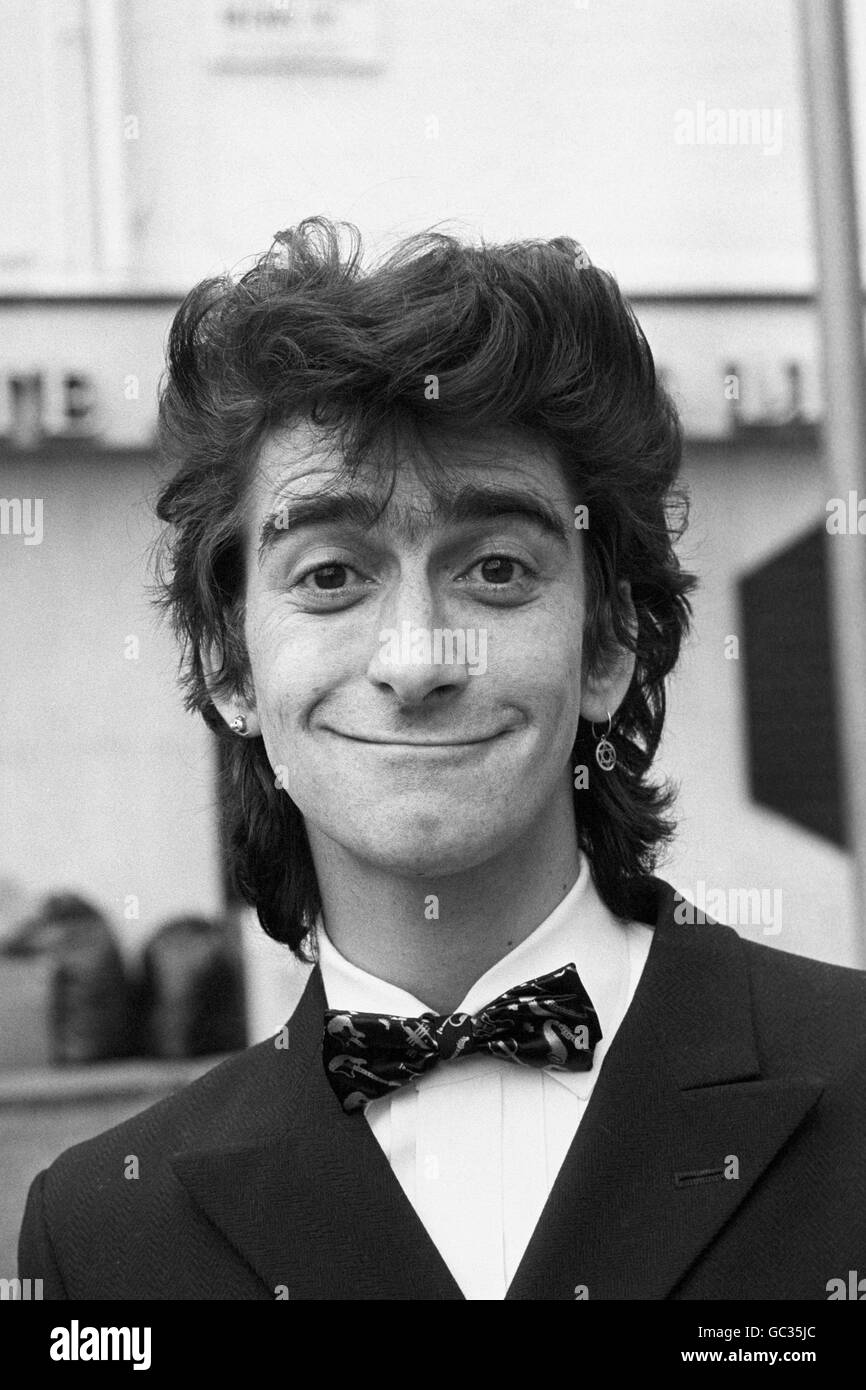 A new picture of Gary Holton, 30, lead singer with punk band Heavy Metal Kids, now one of the actors in ITV's award-winning series, 'Auf Wiedersehen Pet'. Stock Photo