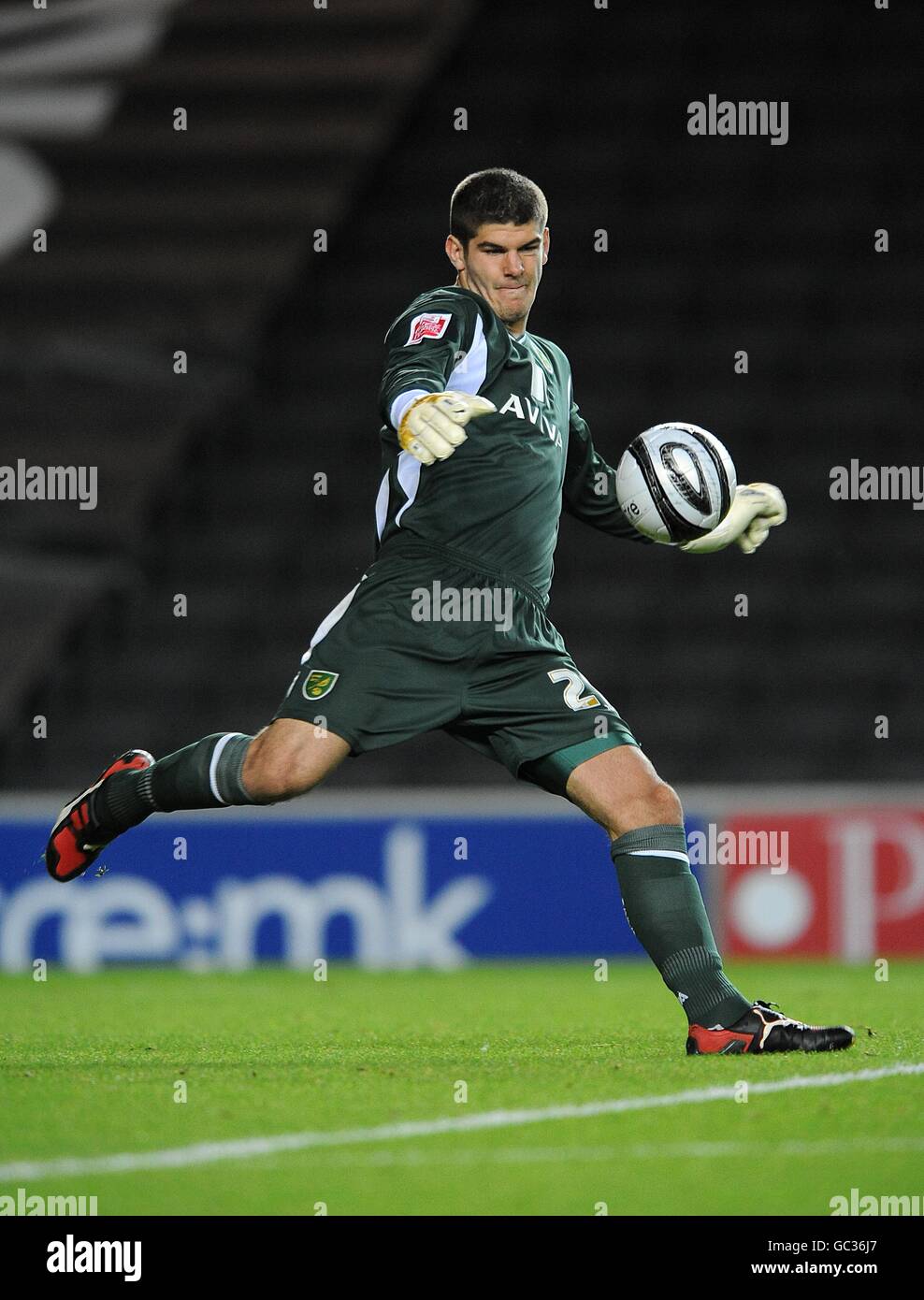 Soccer - Coca Cola Football League One - MK Dons v Norwich City - stadium MK. Fraser Forster, Norwich City goalkeeper Stock Photo