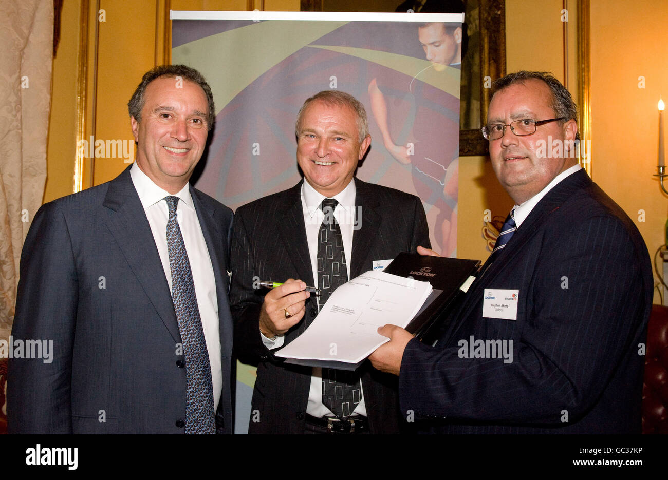 L r mike hammond hires stock photography and images Alamy