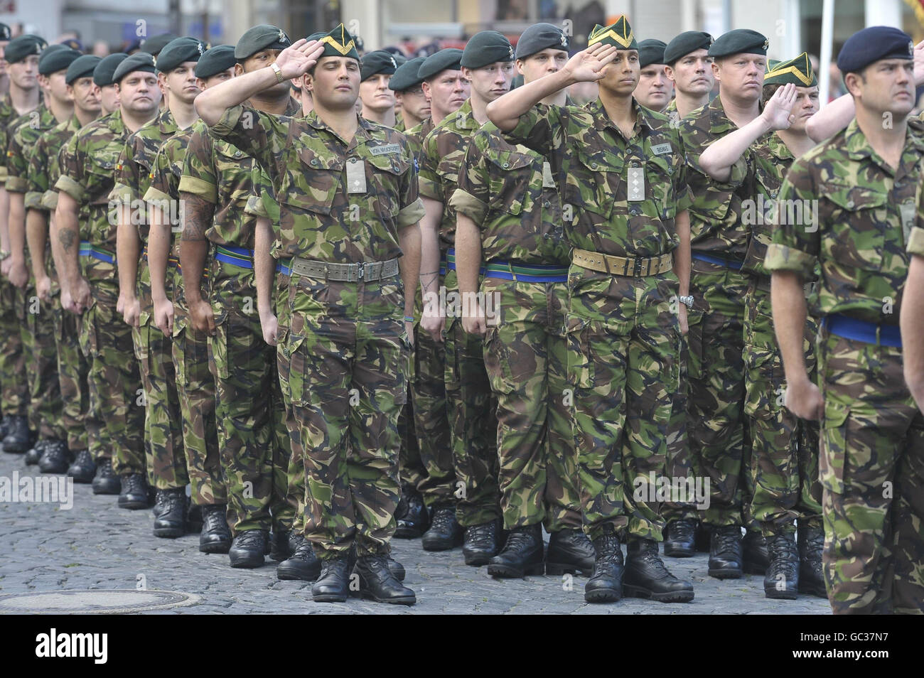 Troop defence hi-res stock photography and images - Page 35 - Alamy