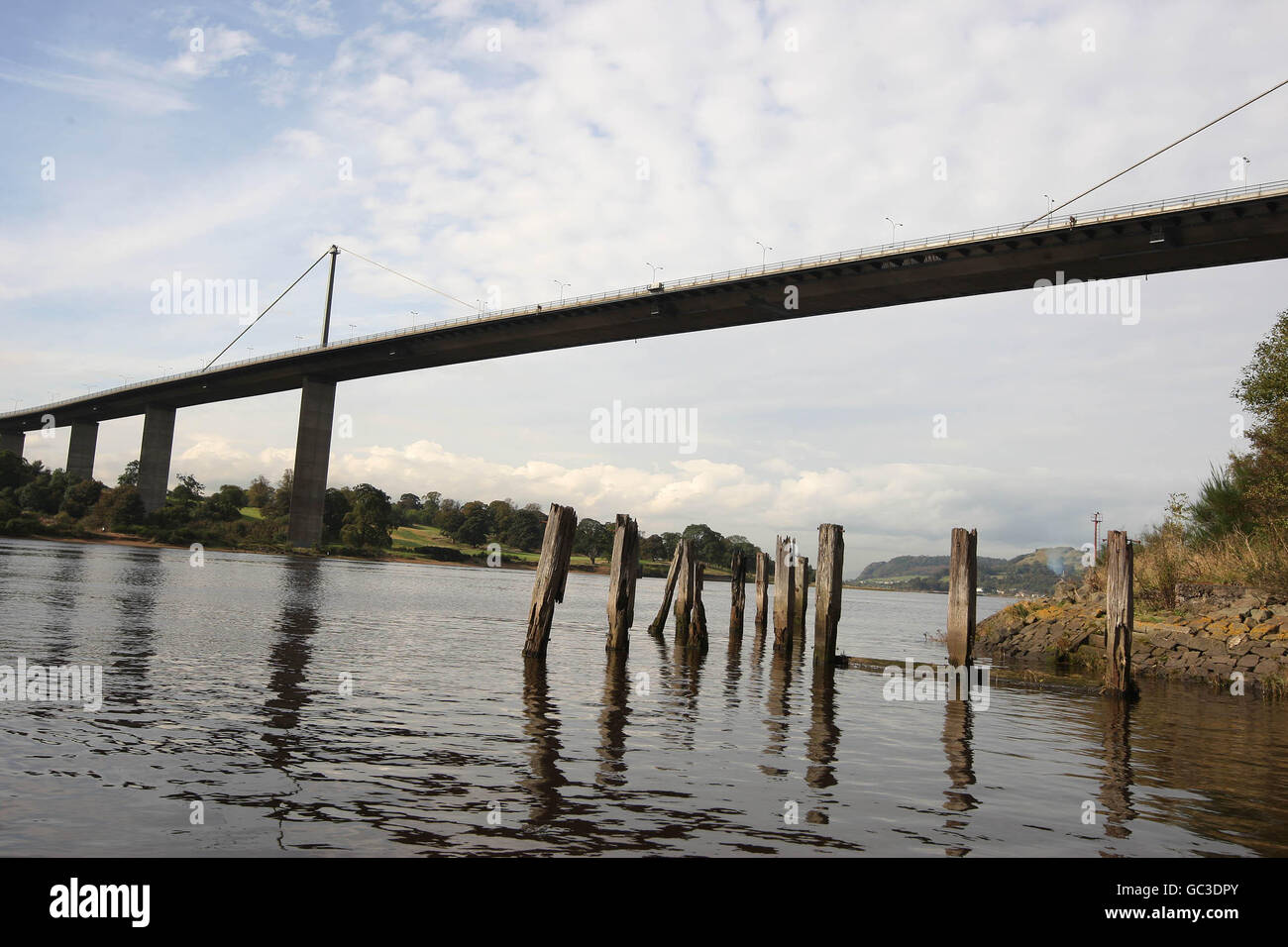 Women die after river bridge leap Stock Photo