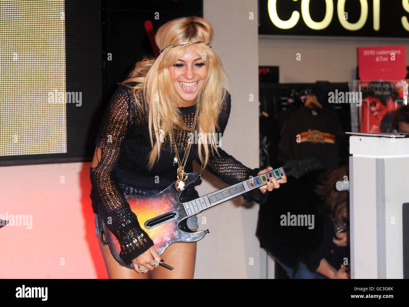 Pixie Lott Guitar Hero 5 photocall - London Stock Photo