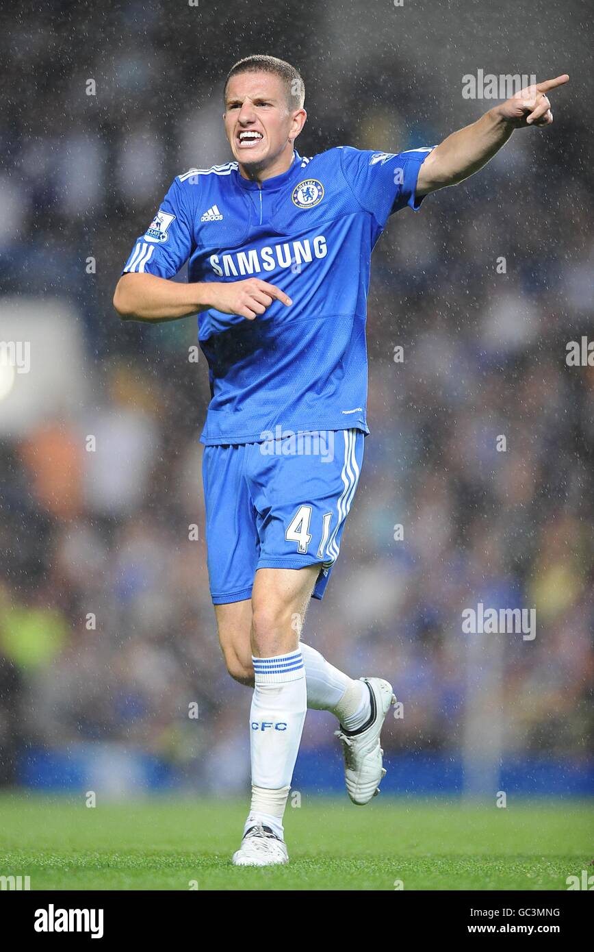 Queens park rangers sam hutchinson hi-res stock photography and images ...