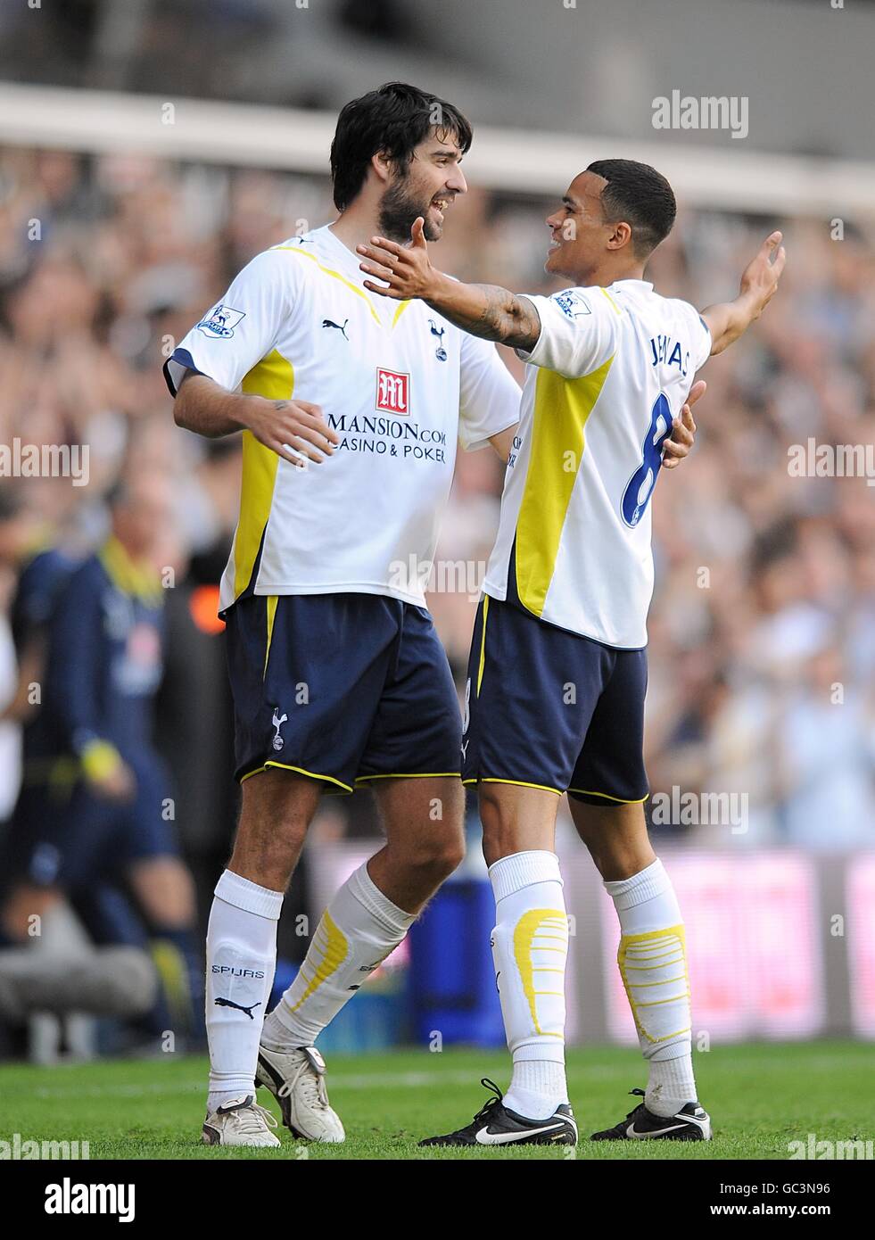 Tottenham Hotspurs Jermaine Jenas Celebrates Hi res Stock Photography tottenham-hotspurs-jermaine-jenas-celebrates-hi-res-stock-photography