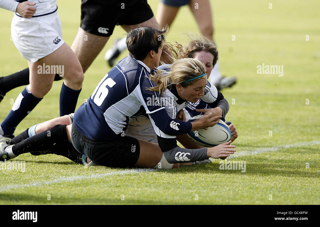 Rugby Union - Scotland Women's National Rugby Team - Training. Scotland Cougars' Annabel Seargent crosses the line to score a try Stock Photo