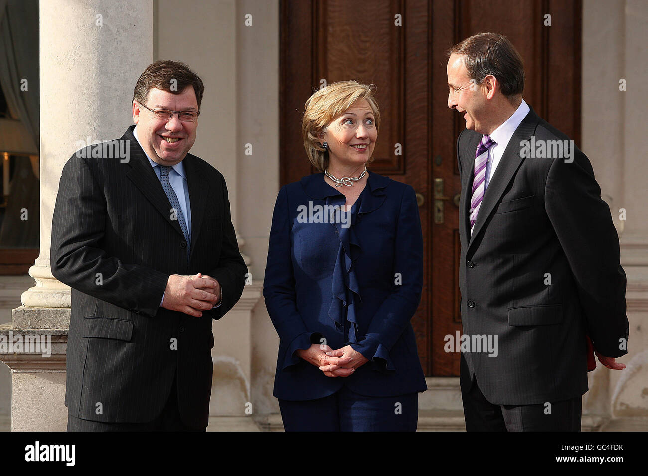 US Secretary of State Hillary Clinton with Taoiseach Brian Cowen (left) and Minister for Foreign Affairs Michael Martin at Farmleigh House in Dublin as part of Clinton's five day tour of Europe. Stock Photo