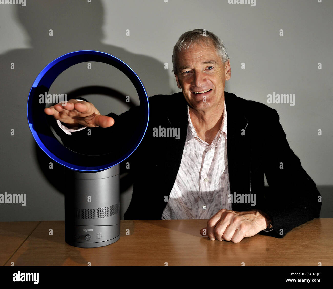 Dyson fan hires stock photography and images Alamy