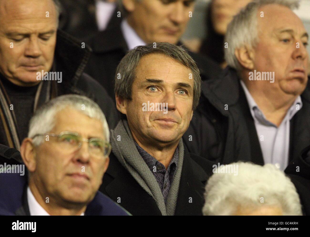Anfield alan hansen in the stands hires stock photography and images