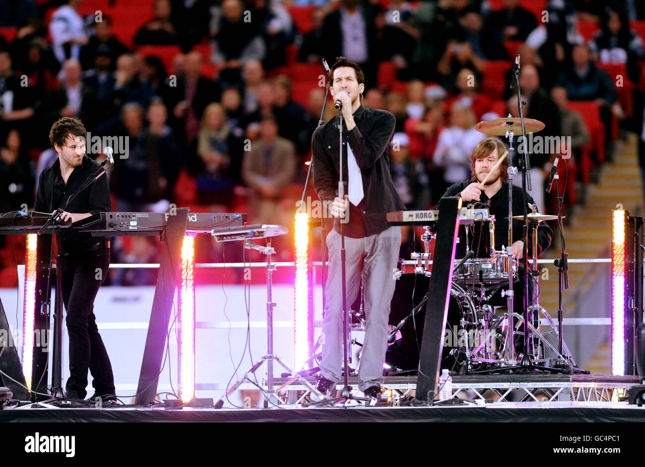 American Football - NFL - New England Patriots v Tampa Bay Buccaneers - Wembley Stadium. Calvin Harris performs before the game Stock Photo